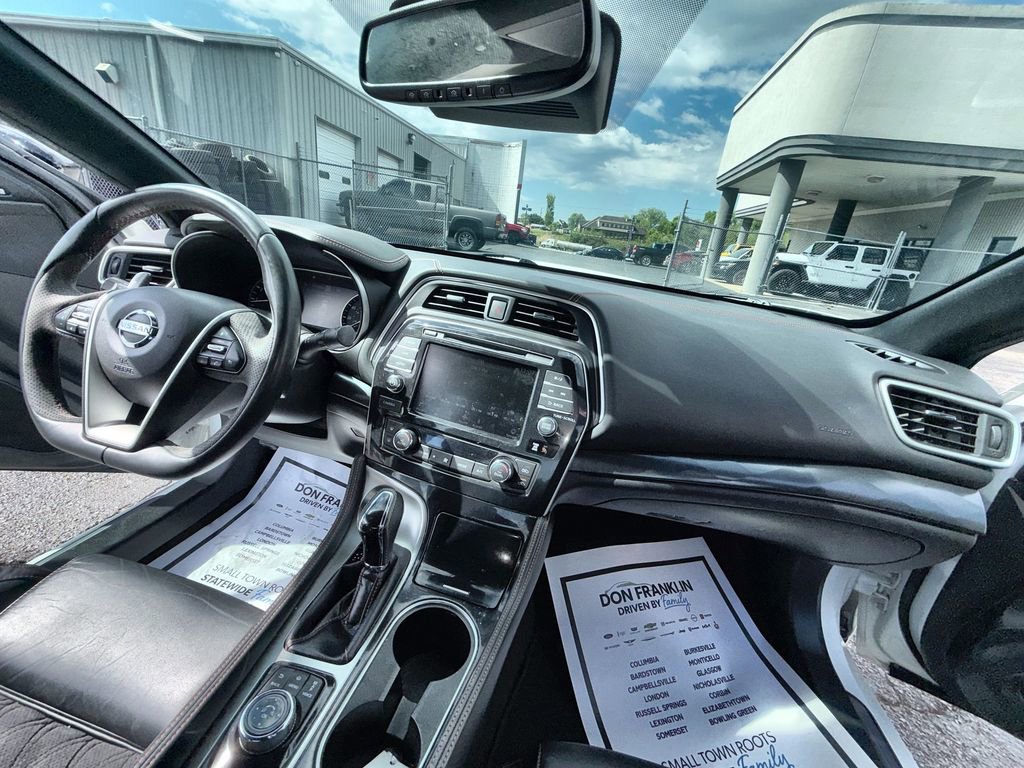 Used 2021 Nissan Maxima SR w/ Sport Mat Group FWD image 10