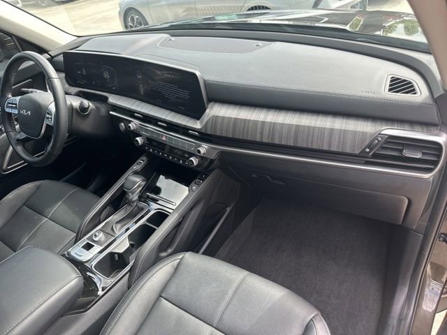 Used 2025 Kia Telluride EX w/ EX Captain's Chair Package FWD image 33