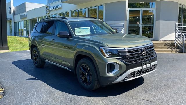 New 2026 Volkswagen Atlas Peak Edition image 3