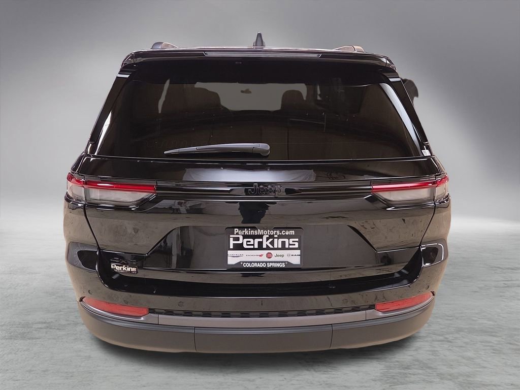 New 2026 Jeep Grand Cherokee Laredo image 6