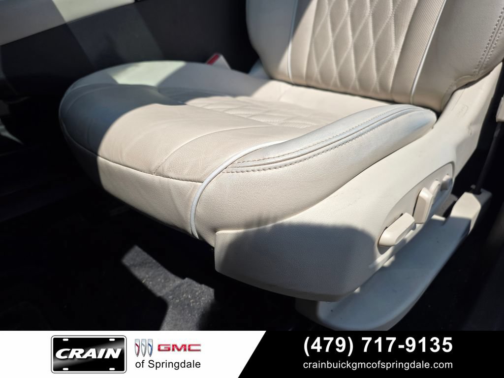 Used 2022 Buick Enclave Avenir w/ Avenir Technology Package AWD/4WD image 23
