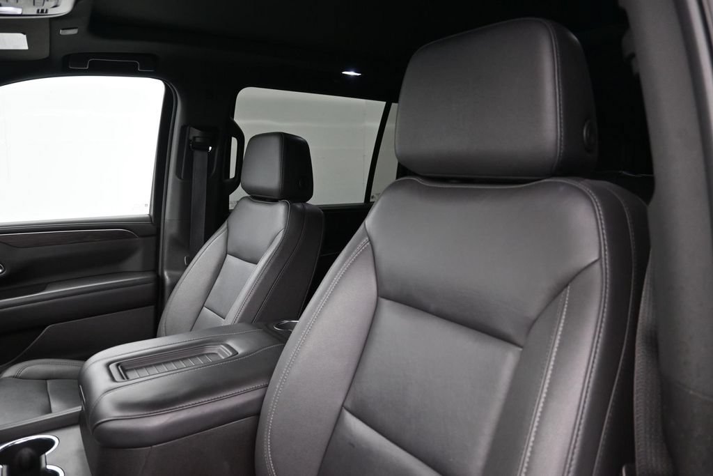 Used 2024 Chevrolet Suburban LT w/ LT Signature Plus Package RWD image 10