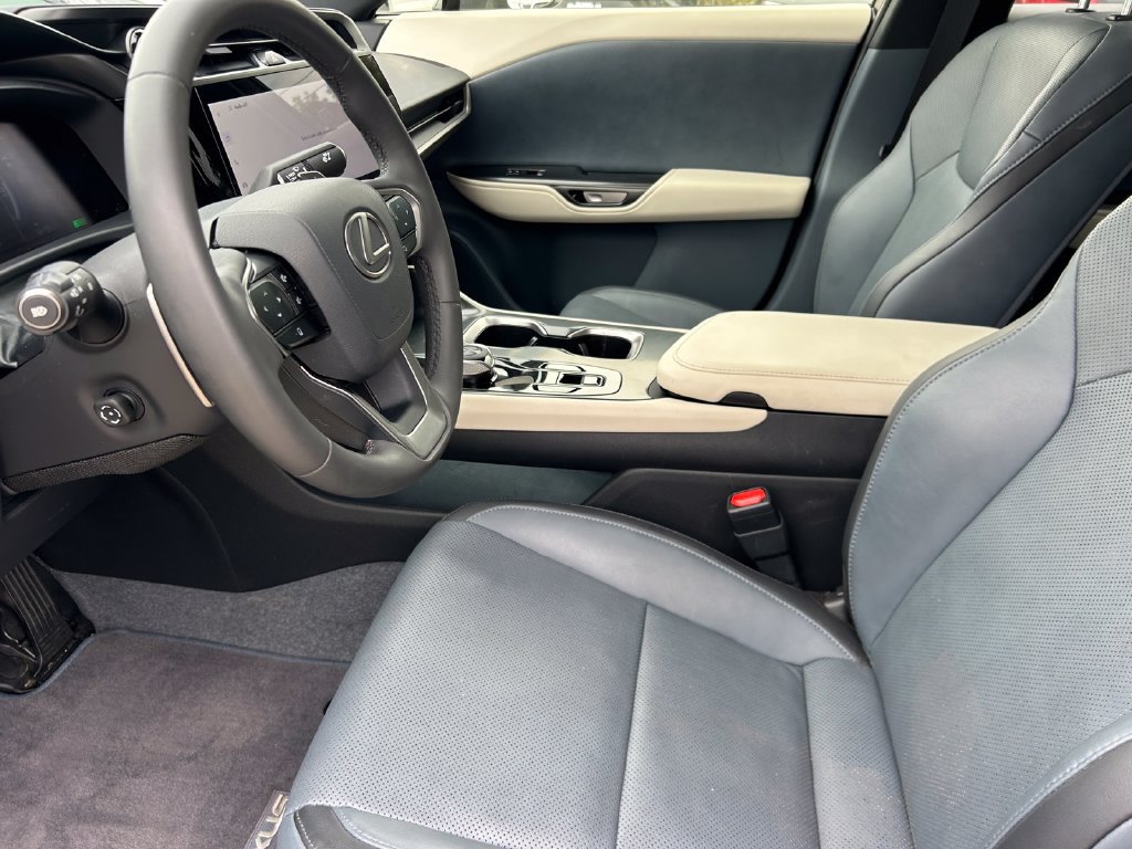 Used 2024 Lexus RZ 300e Premium FWD image 11
