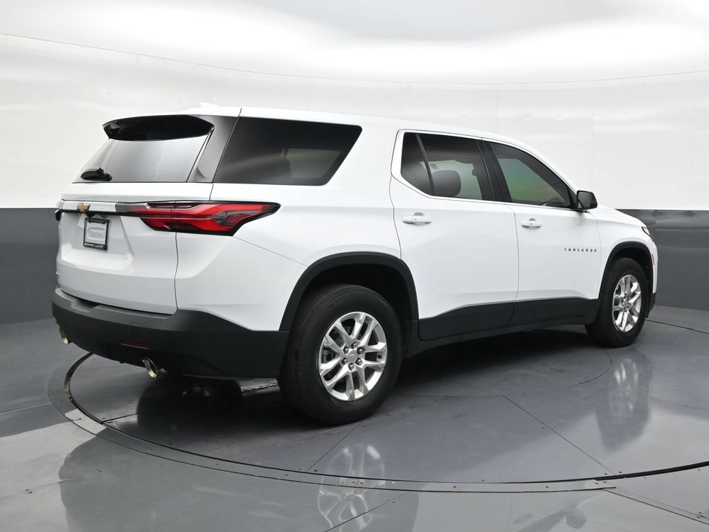 Used 2023 Chevrolet Traverse LS FWD image 5
