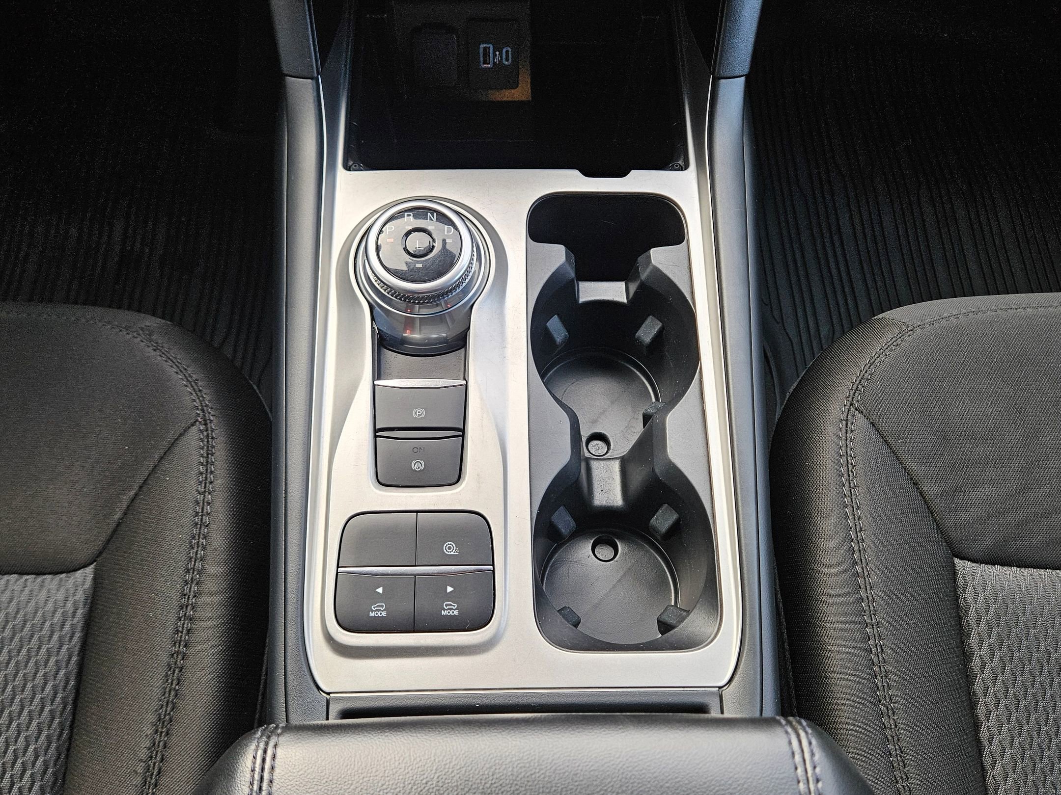 Used 2022 Ford Explorer XLT image 12