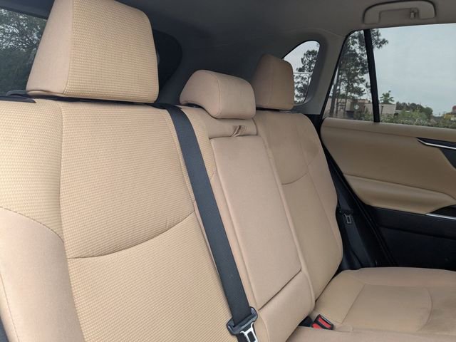 Used 2019 Toyota RAV4 LE FWD image 30