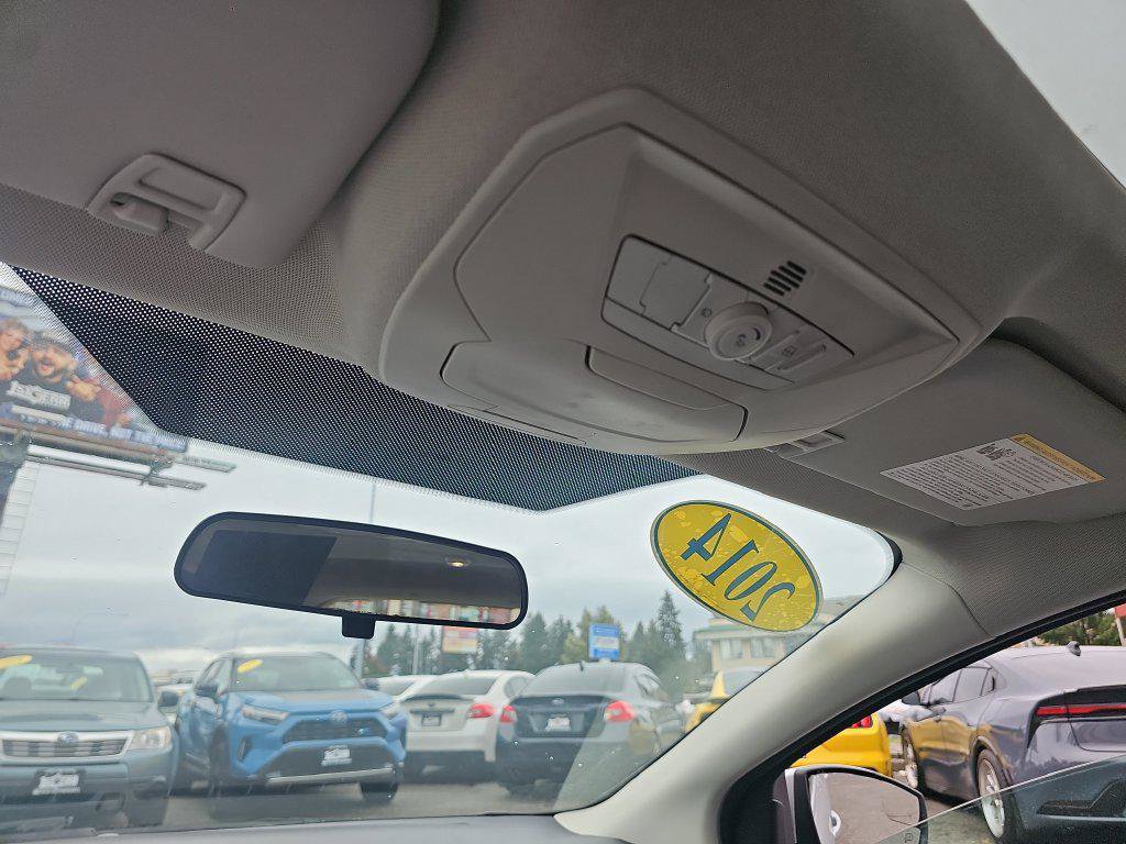 Used 2014 Ford Focus Titanium FWD image 30