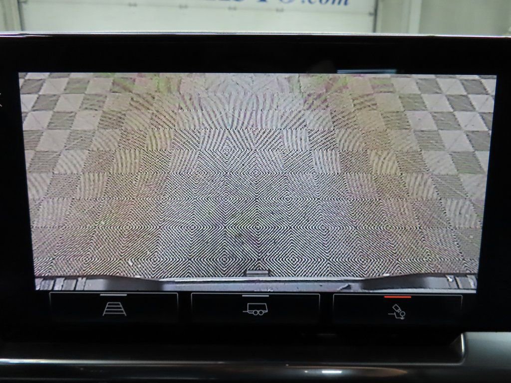 Used 2024 GMC Sierra 3500 SLE w/ SLE Convenience Package image 15