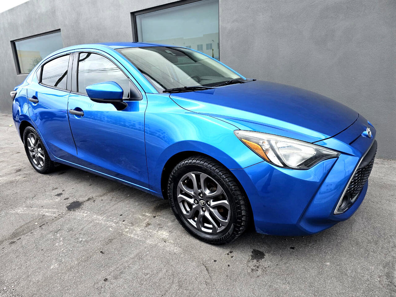 Used 2019 Toyota Yaris LE image 12