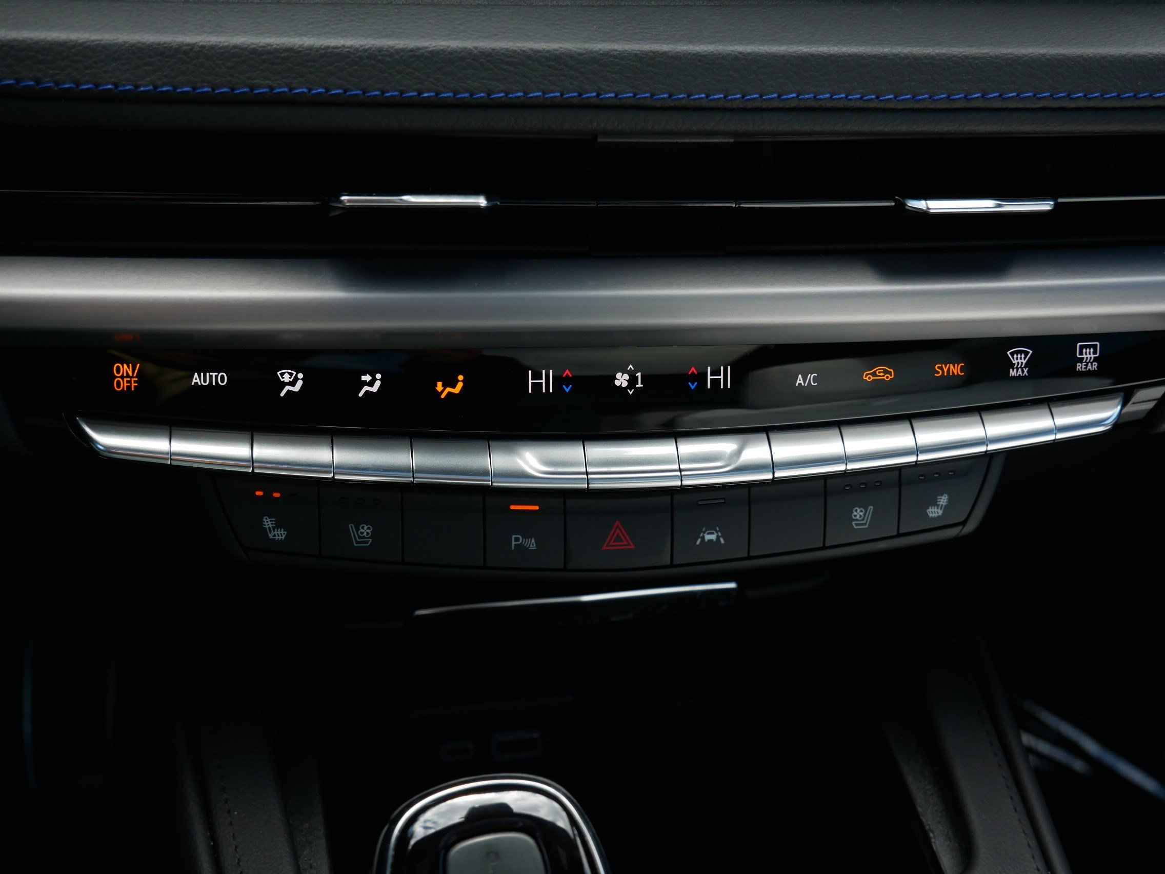 Certified 2024 Cadillac XT4 Sport AWD/4WD image 30