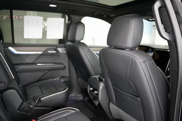 Used 2024 GMC Acadia Denali image 25
