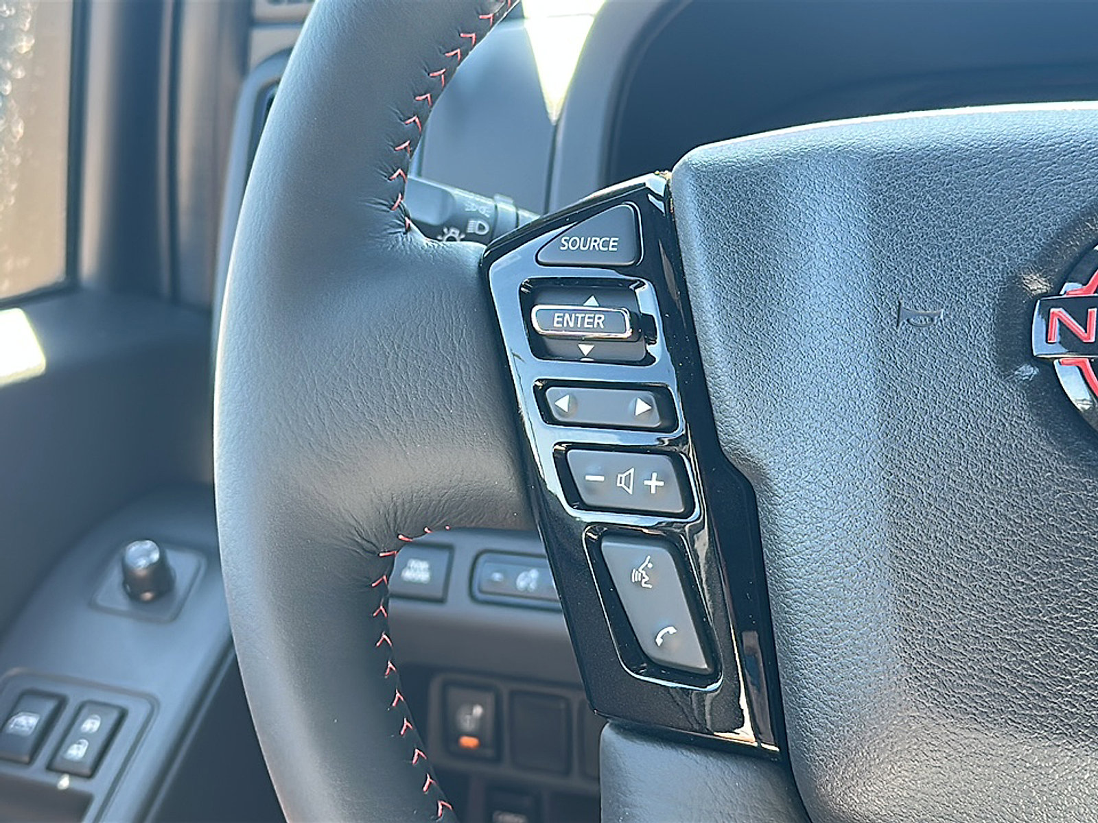 New 2026 Nissan Frontier PRO-4X w/ Pro-4x Convenience Package image 18