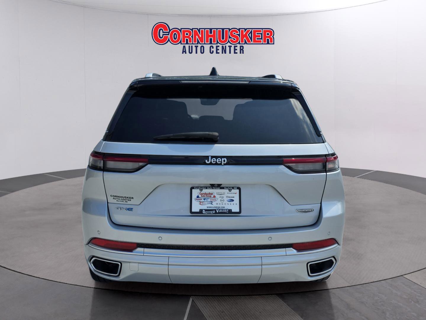 Used 2023 Jeep Grand Cherokee Summit image 5