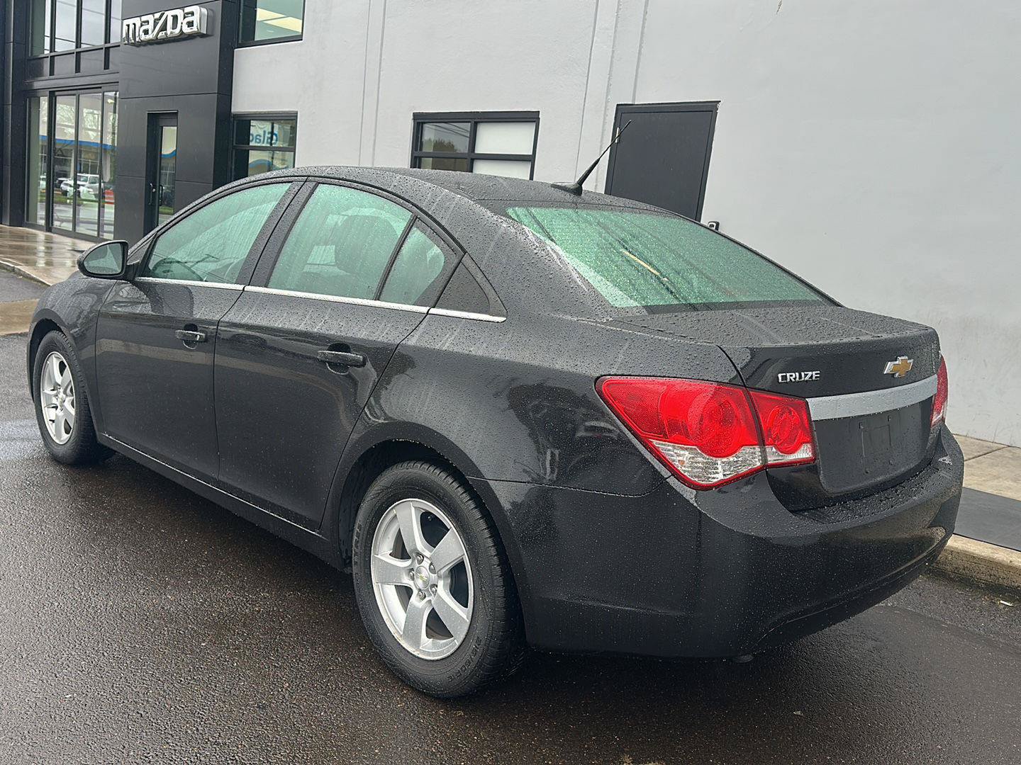 Used 2014 Chevrolet Cruze LT FWD image 2