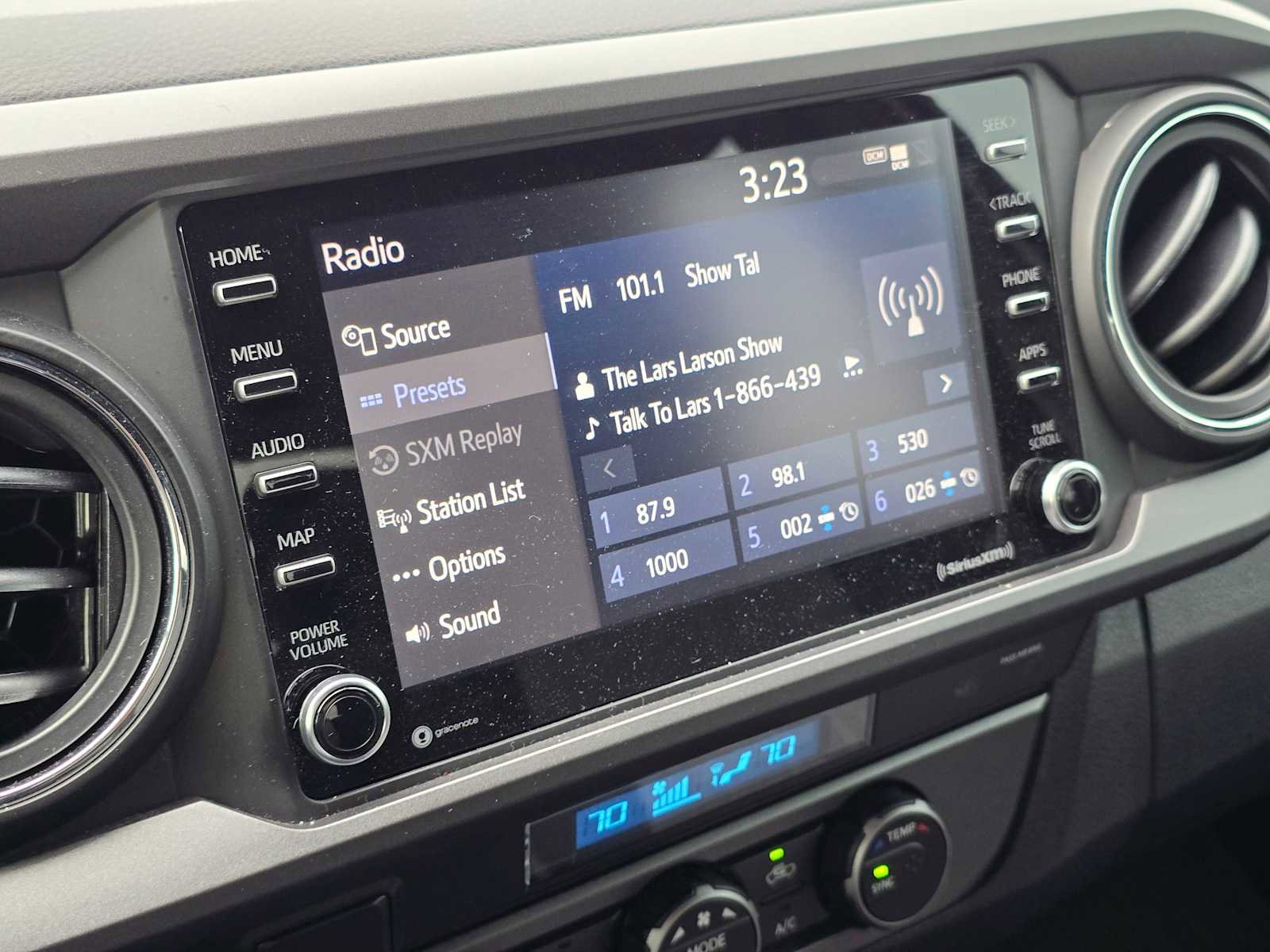 Used 2022 Toyota Tacoma TRD Off-Road image 31