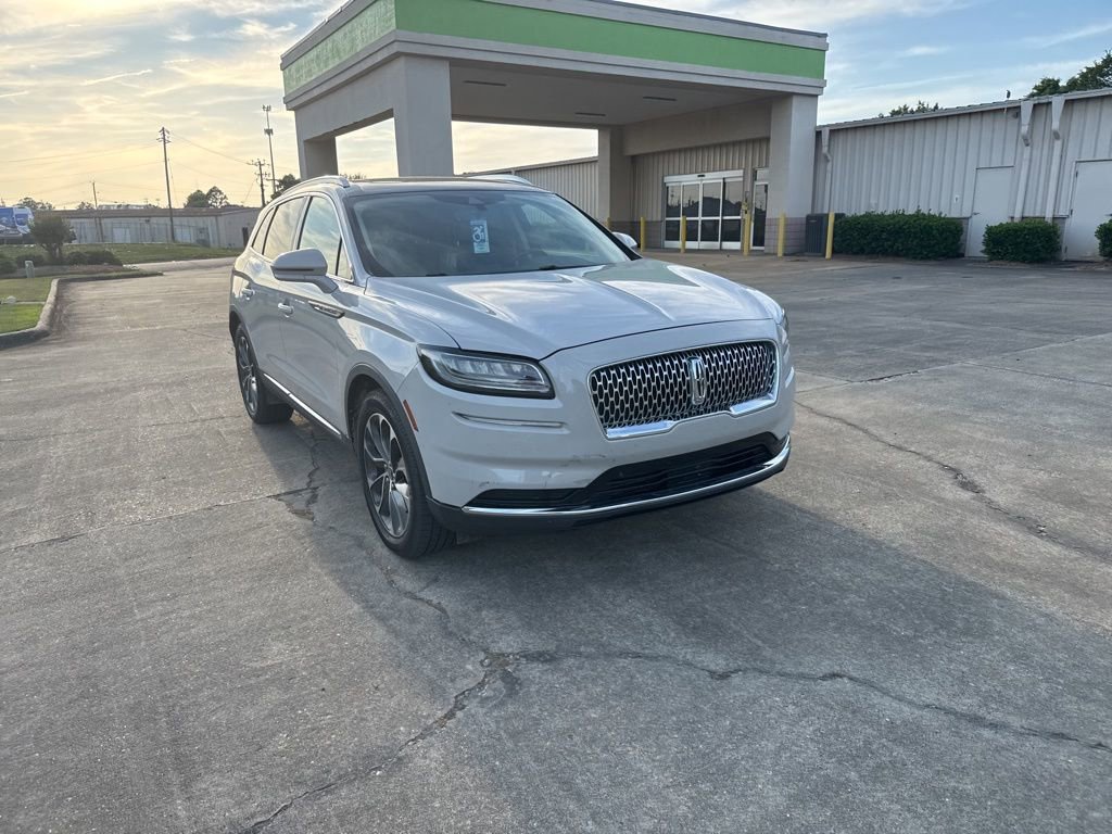 Used 2022 Lincoln Nautilus Reserve FWD image 2