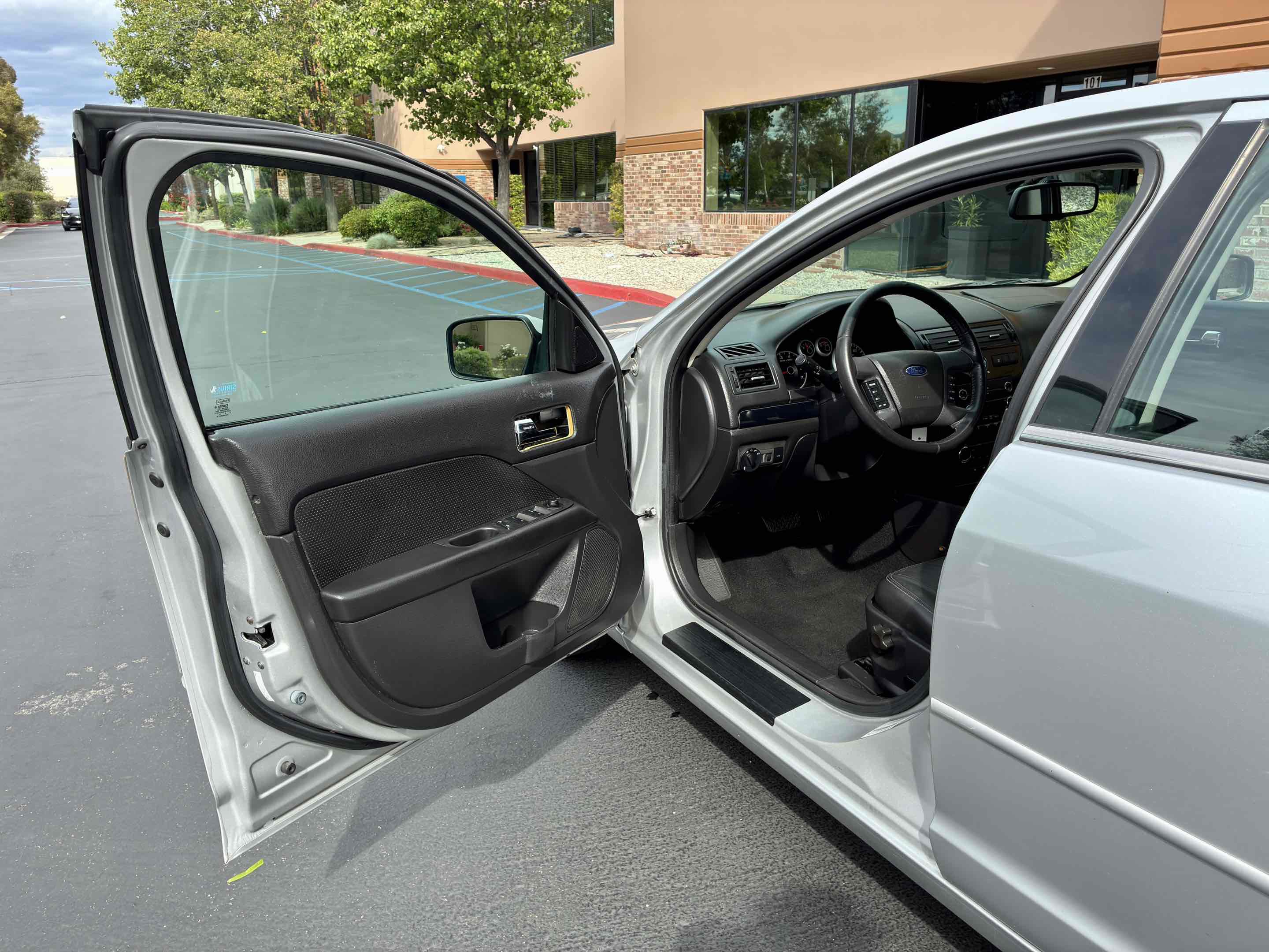 Used 2009 Ford Fusion SEL FWD image 23