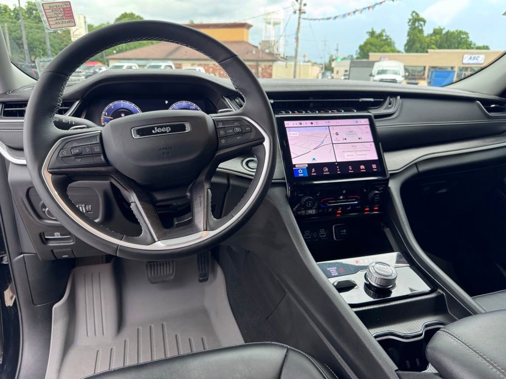 Used 2023 Jeep Grand Cherokee L Limited AWD/4WD image 13