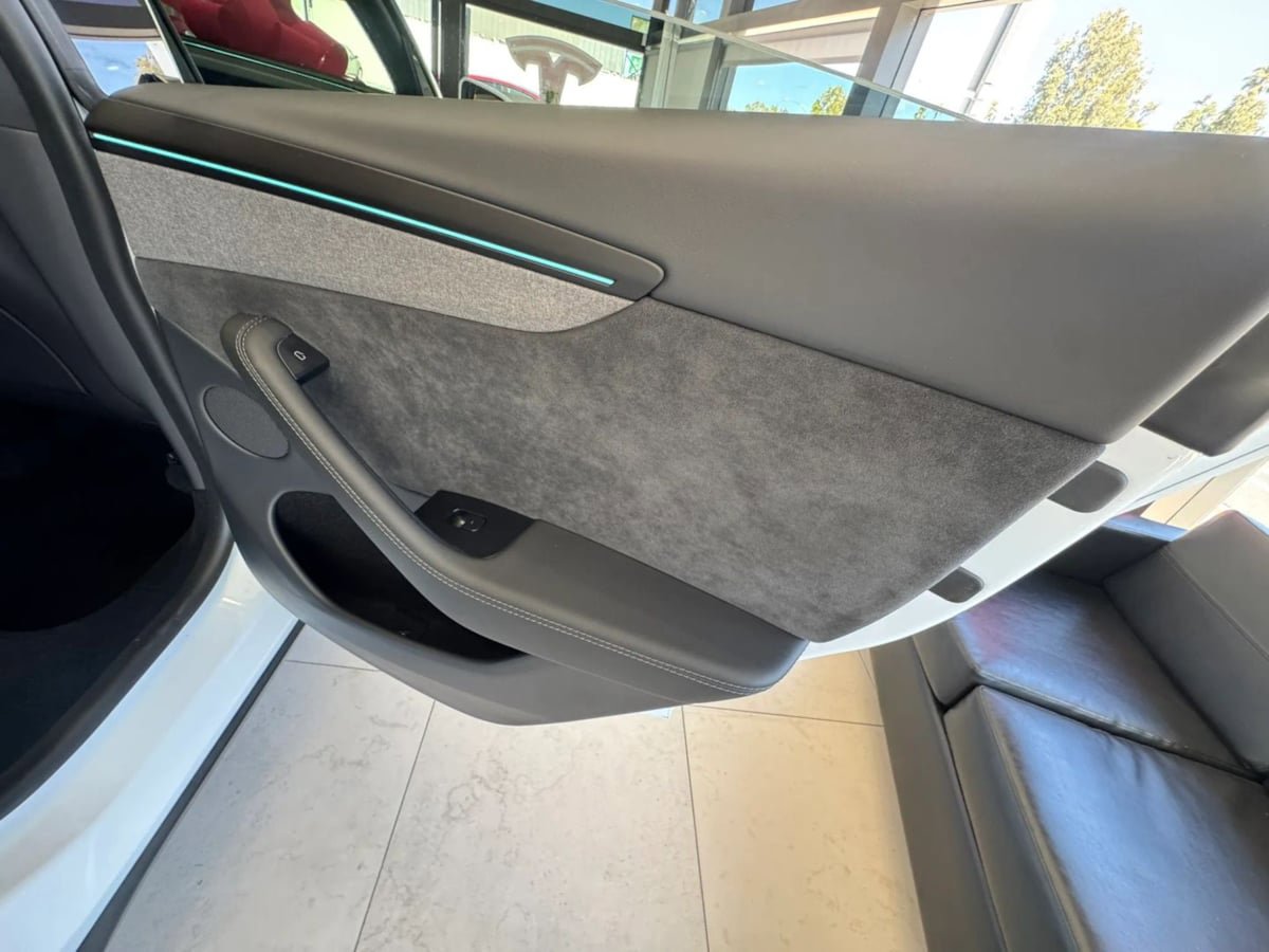 Used 2026 Tesla Model Y 2WD image 40