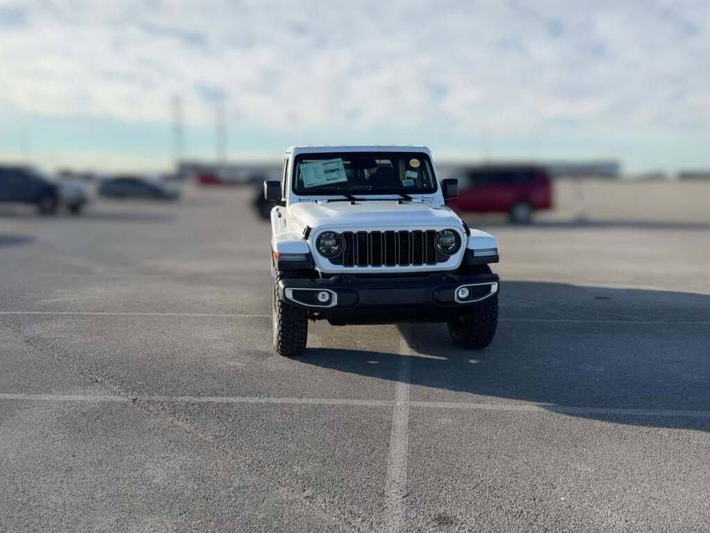 New 2026 Jeep Gladiator Sport image 2