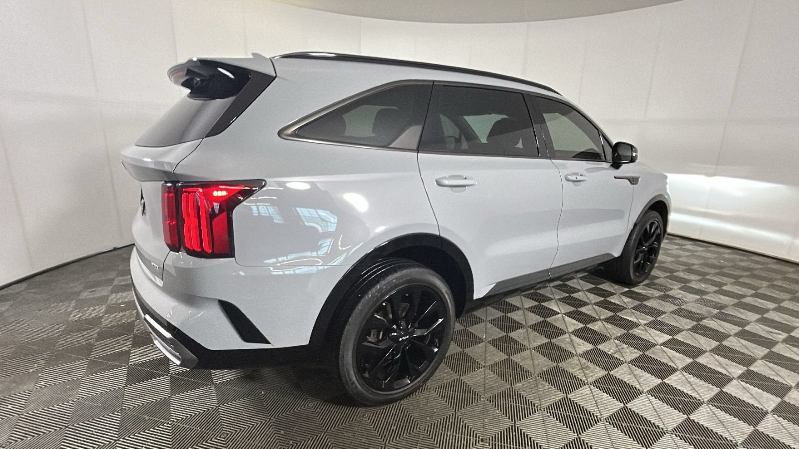 Used 2023 Kia Sorento SX AWD/4WD image 3