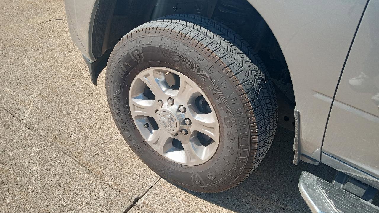 Used 2024 RAM 2500 Big Horn w/ Bed Utility Group image 3