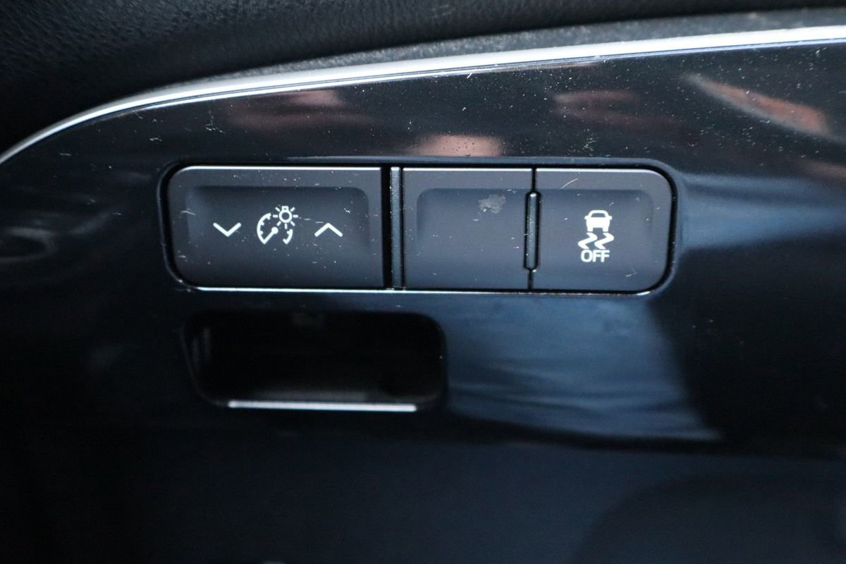 Used 2017 Toyota Prius Two image 28