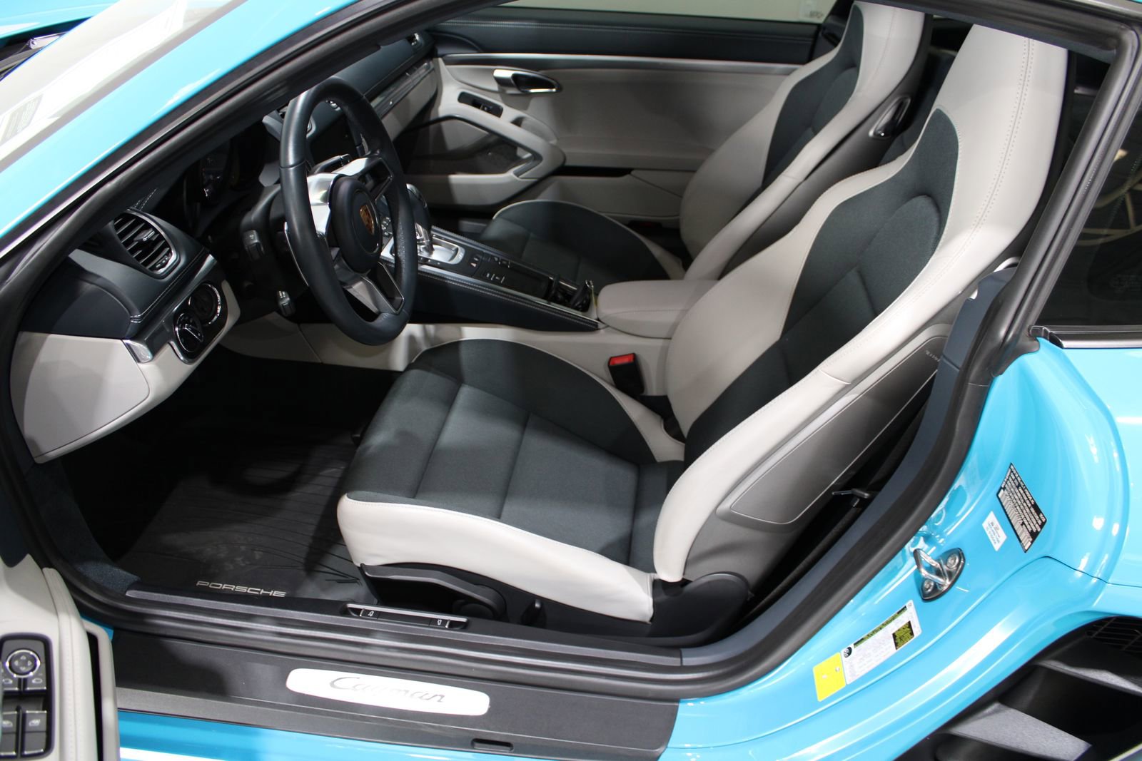 Used 2018 Porsche 718 Cayman image 21