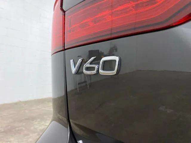 Used 2025 Volvo V60 B5 Cross Country Plus AWD/4WD image 99