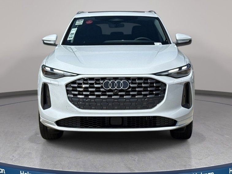 Certified 2025 Audi Q5 Premium w/ Convenience Package image 3