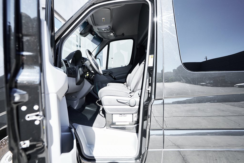 Used 2017 Mercedes-Benz Sprinter 3500 image 22