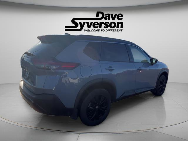 Used 2023 Nissan Rogue SV w/ SV Premium B Package image 5