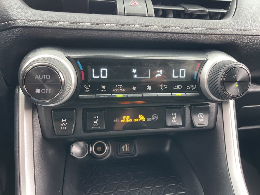 Used 2025 Toyota RAV4 XLE w/ Convenience Package image 12