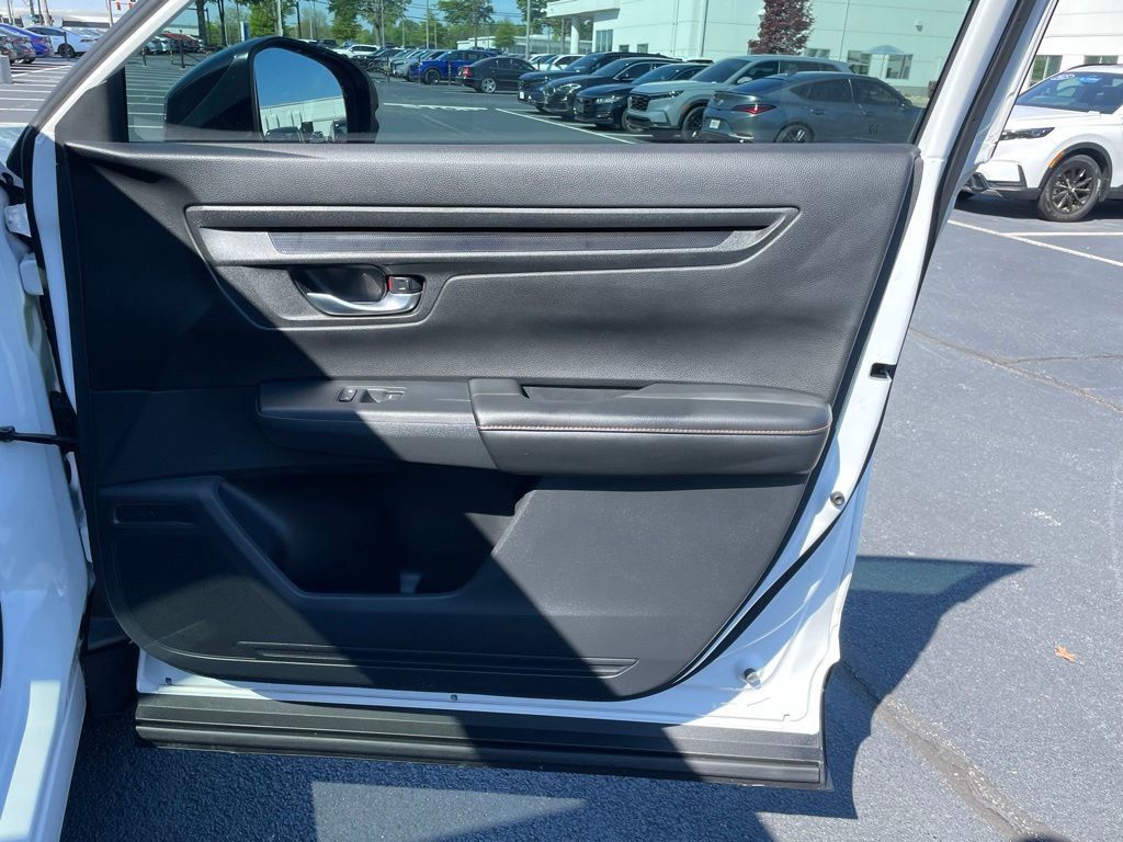 Used 2025 Honda CR-V Sport image 29