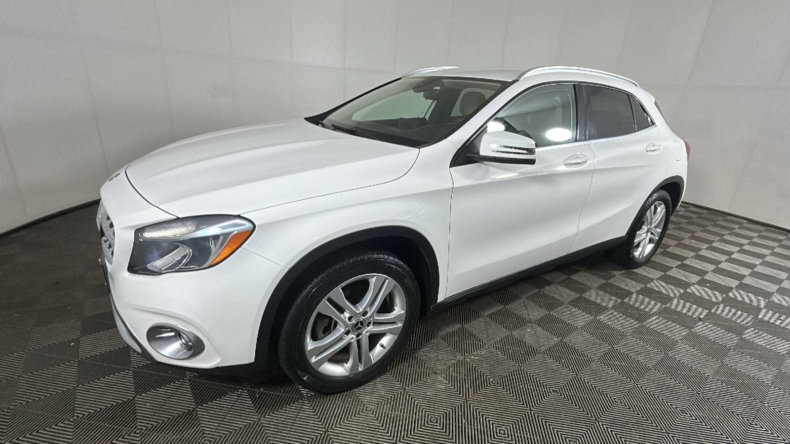 Used 2019 Mercedes-Benz GLA 250 4MATIC image 6