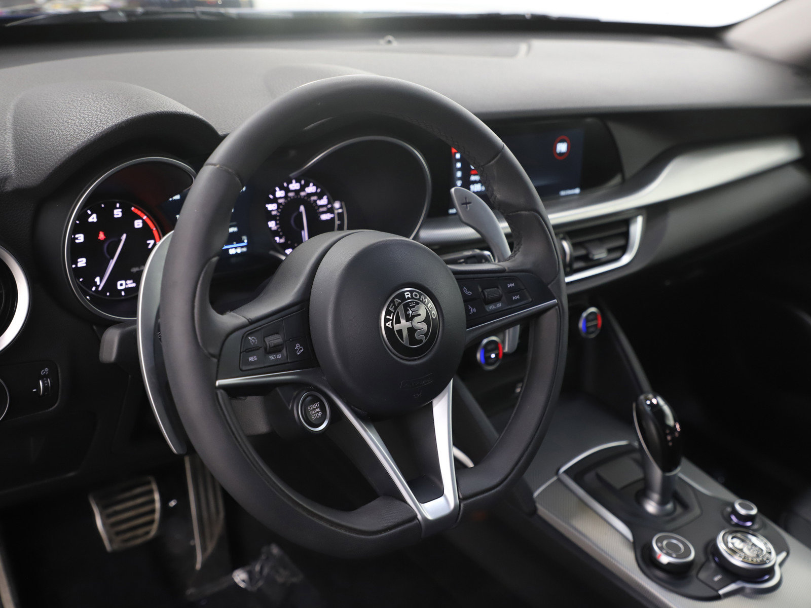 Used 2018 Alfa Romeo Stelvio Sport w/ Quick Order Package 22J Sport image 21