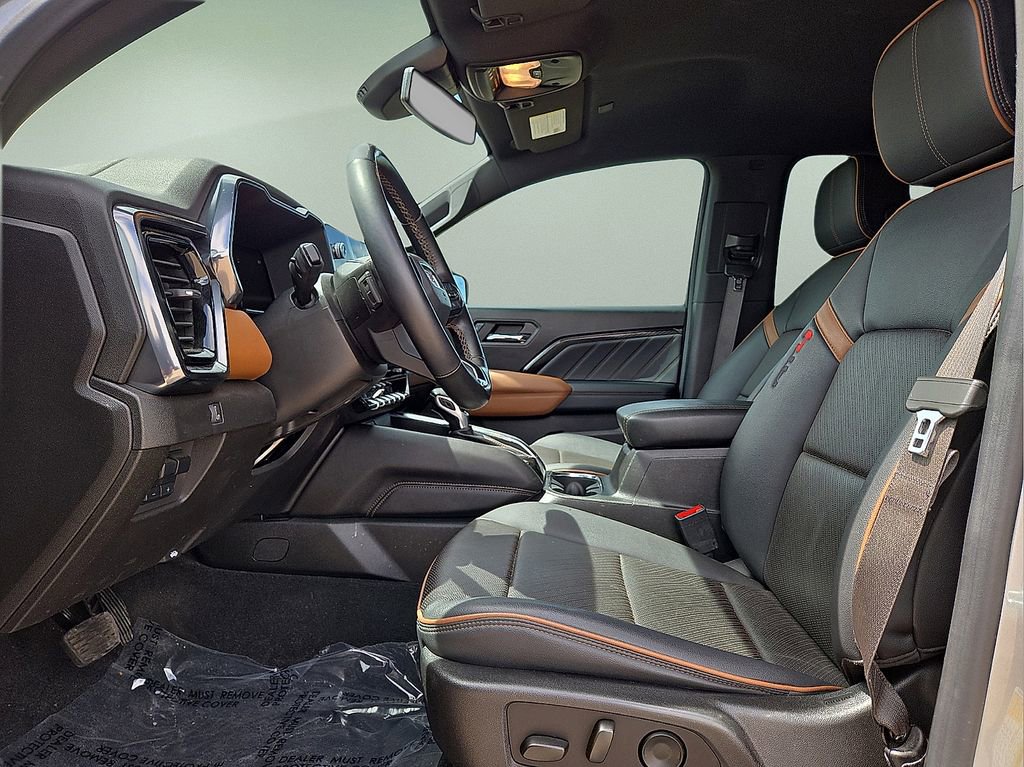 Used 2024 GMC Canyon AT4 w/ AT4 Premium Package AWD/4WD image 22