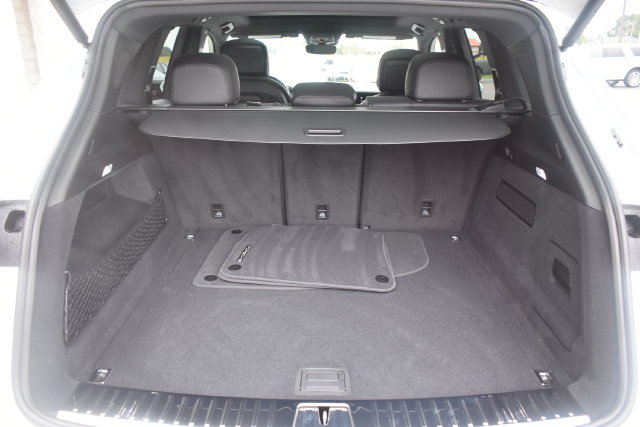 Used 2026 Porsche Cayenne AWD/4WD image 44