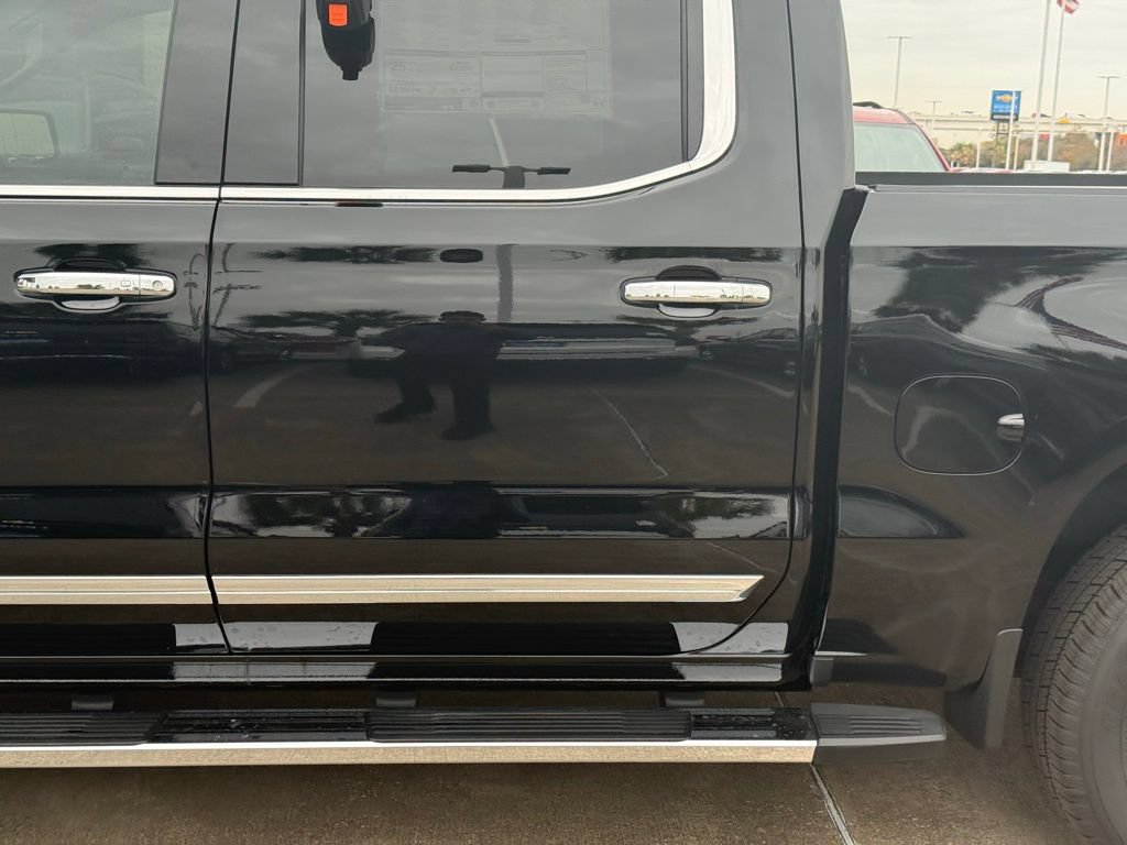 Used 2026 Chevrolet Silverado 1500 High Country w/ Technology Package RWD image 17