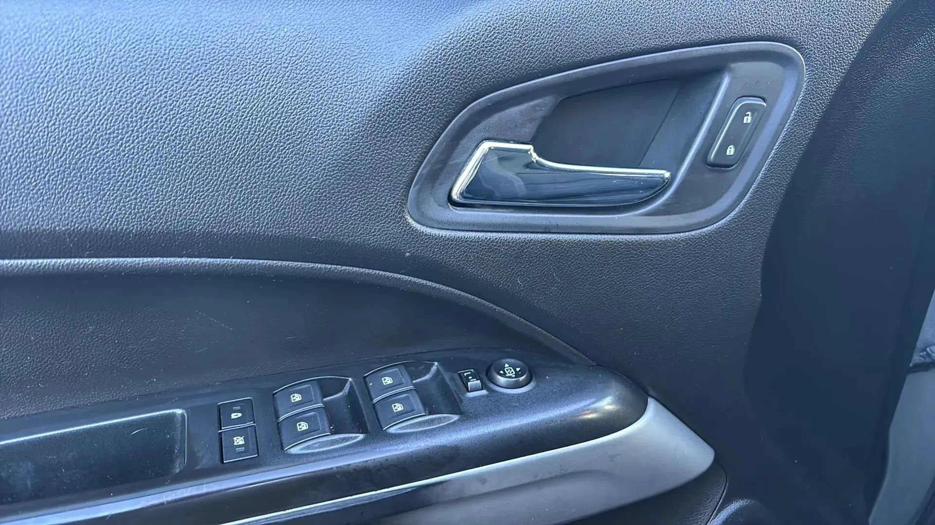 Used 2018 Chevrolet Colorado LT AWD/4WD image 19