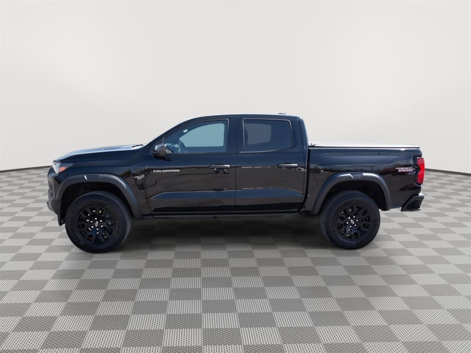 Used 2025 Chevrolet Colorado Trail Boss AWD/4WD image 9