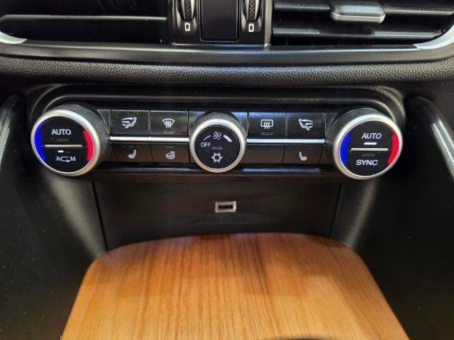 Used 2017 Alfa Romeo Giulia Ti w/ TI Lusso Light Wood Package AWD/4WD image 20