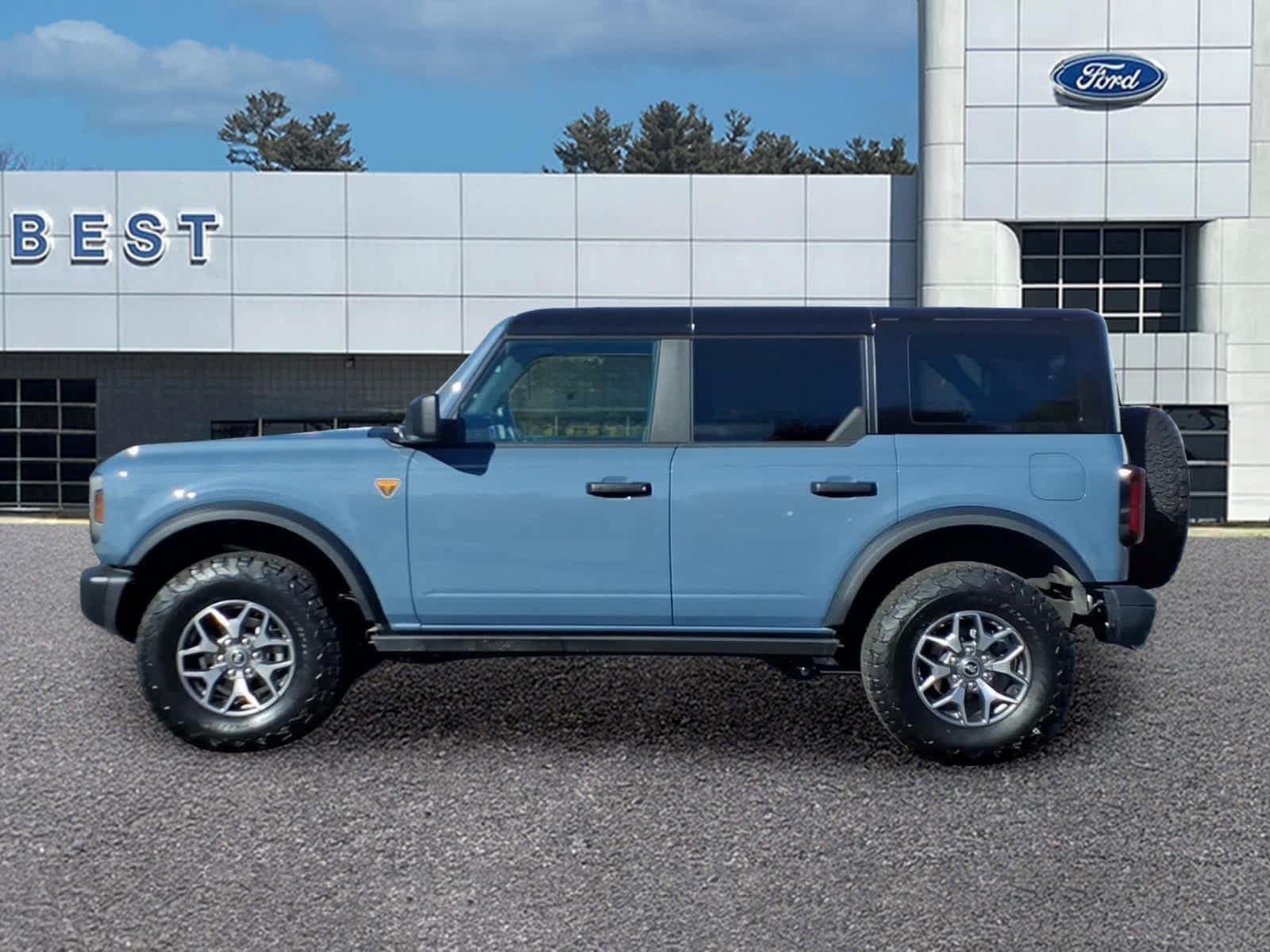 Used 2025 Ford Bronco Badlands AWD/4WD image 2