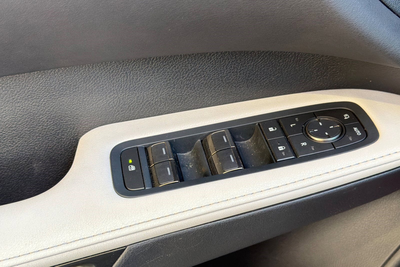 Certified 2023 Lexus RX 350h w/ Cold Area Package AWD/4WD image 13