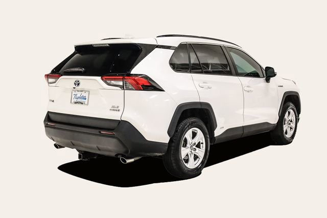 Used 2021 Toyota RAV4 XLE w/ XLE Grade Weather Package image 6