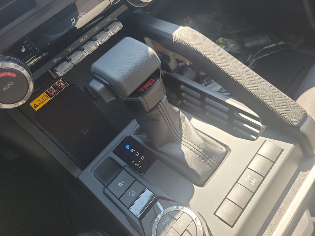 Certified 2025 Toyota Tacoma TRD Off-Road image 28