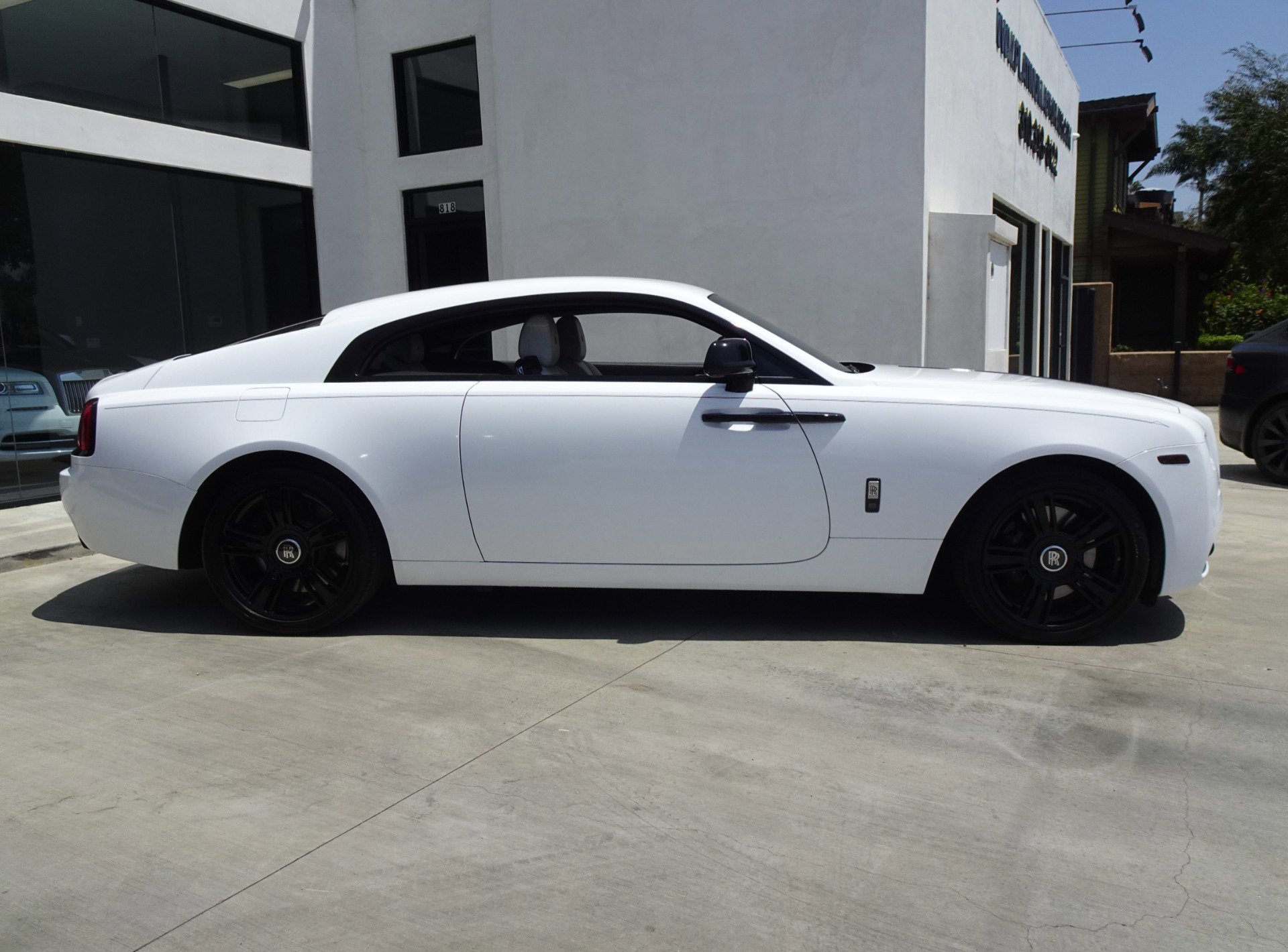 Used 2015 Rolls-Royce Wraith RWD image 9