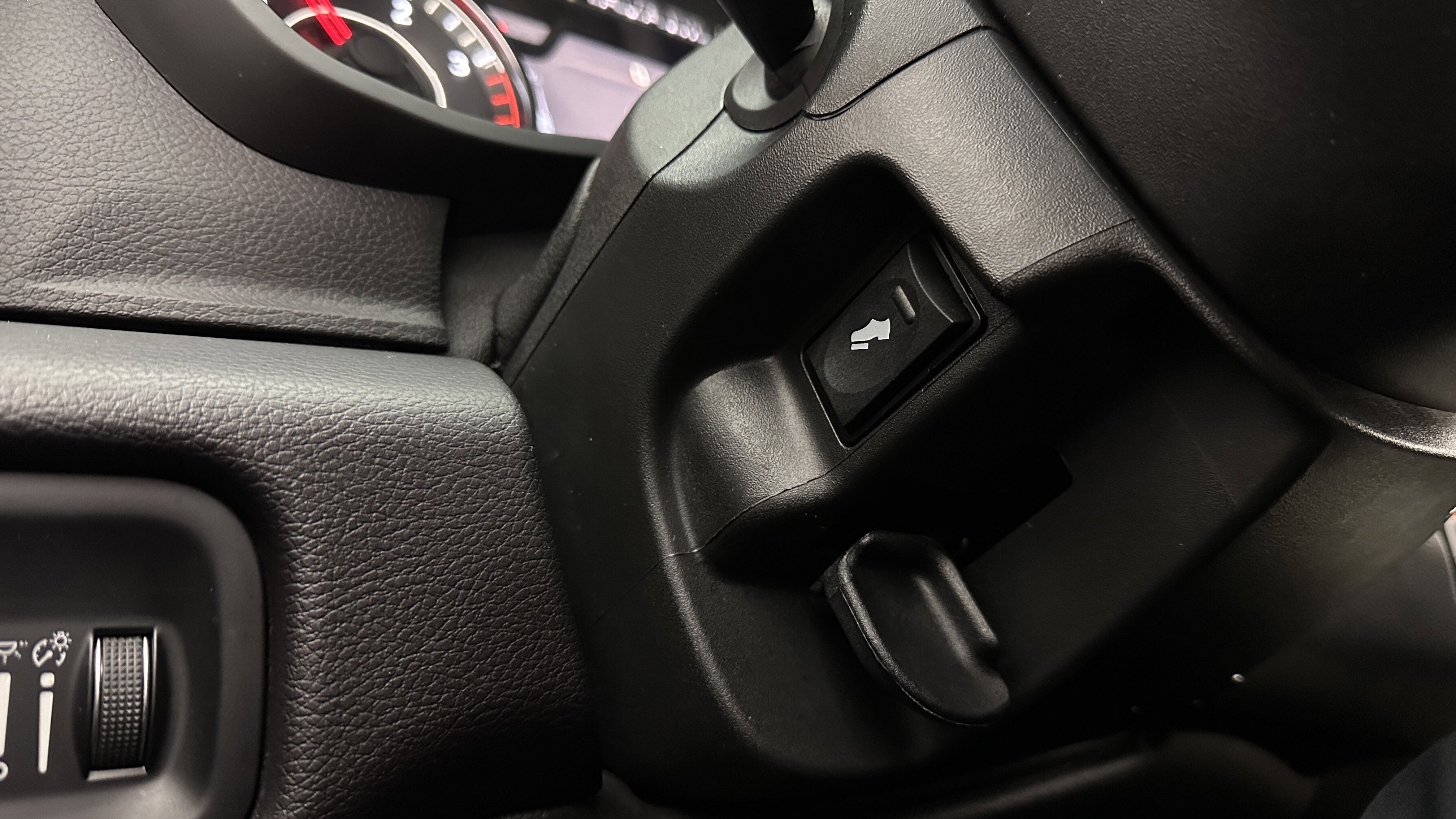 Used 2024 RAM 3500 Laramie w/ Towing Technology Group image 19