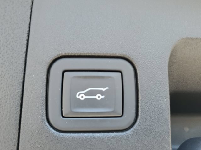 Certified 2023 Cadillac XT5 Premium Luxury w/ LPO, Floor Liner Package AWD/4WD image 33