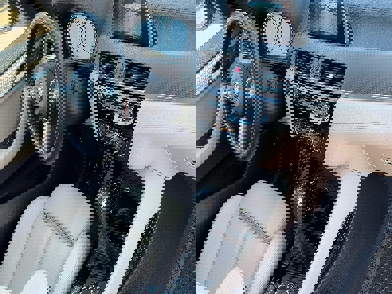 Used 2018 BMW X2 sDrive28i w/ M SportX Package image 9